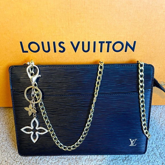 Louis Vuitton Handbags - Louis Vuitton Epi Pochette Homme Clutch Bag Black #st0989